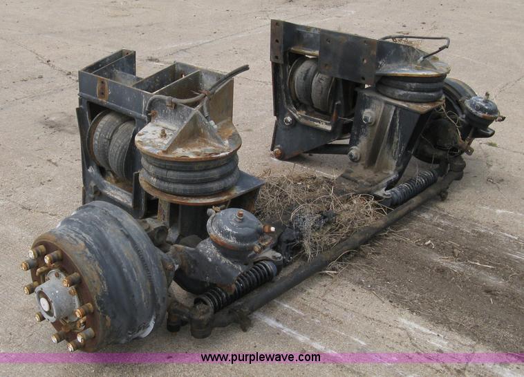 image for item 8121 Semi truck front axle