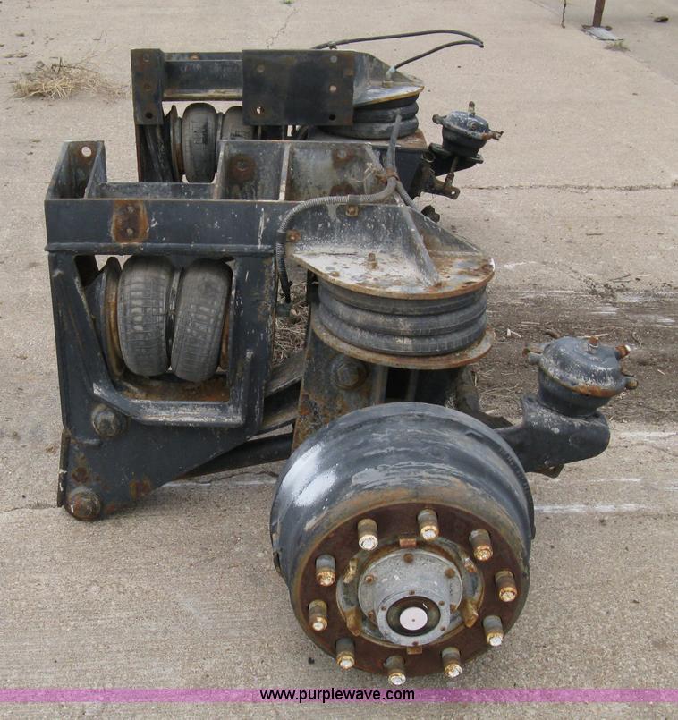 image for item 8121 Semi truck front axle