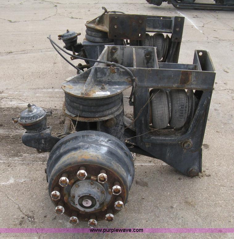 image for item 8121 Semi truck front axle