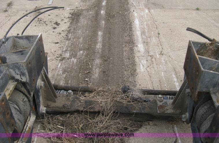 image for item 8121 Semi truck front axle