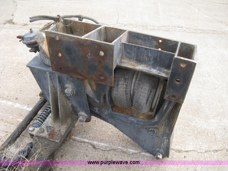 image for item 8121 Semi truck front axle