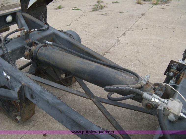 image for item 8122 Semi truck stinger axle