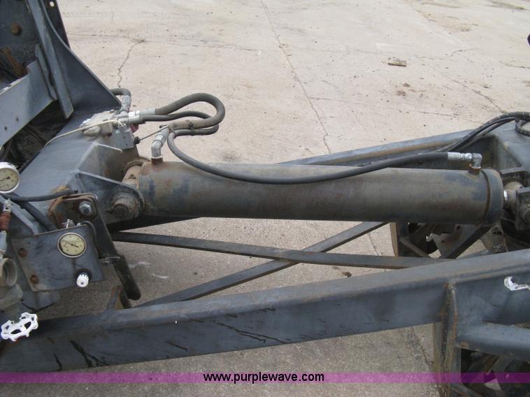 image for item 8122 Semi truck stinger axle