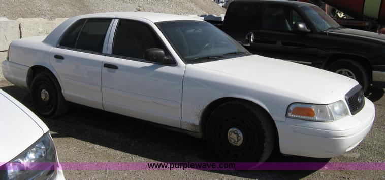 image for item 8220 2003 Ford Crown Victoria Police Interceptor