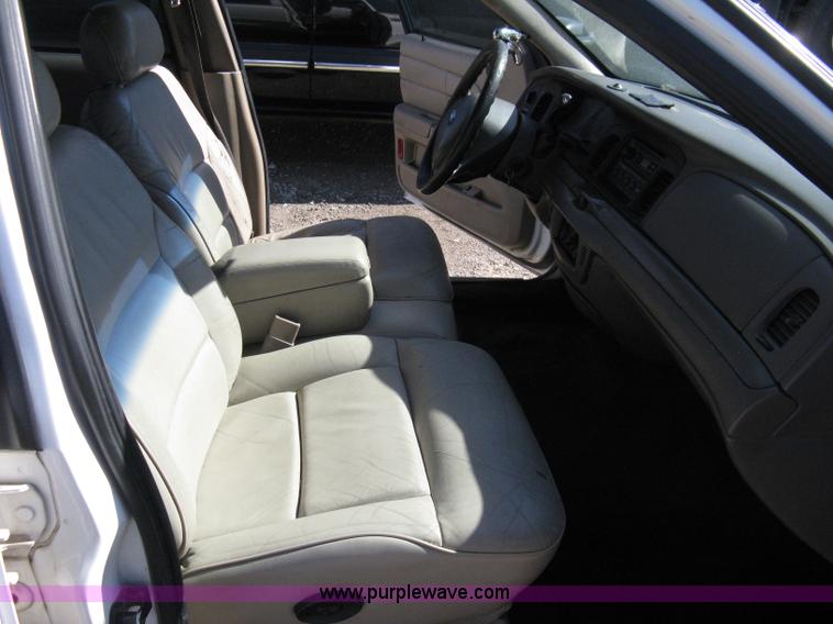 image for item 8220 2003 Ford Crown Victoria Police Interceptor