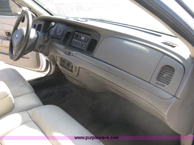 image for item 8220 2003 Ford Crown Victoria Police Interceptor