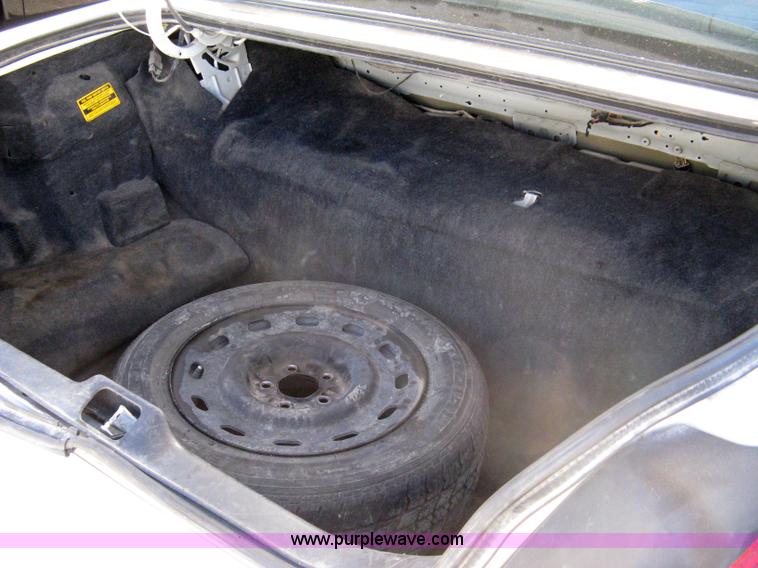 image for item 8220 2003 Ford Crown Victoria Police Interceptor