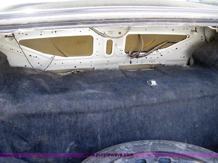 image for item 8220 2003 Ford Crown Victoria Police Interceptor