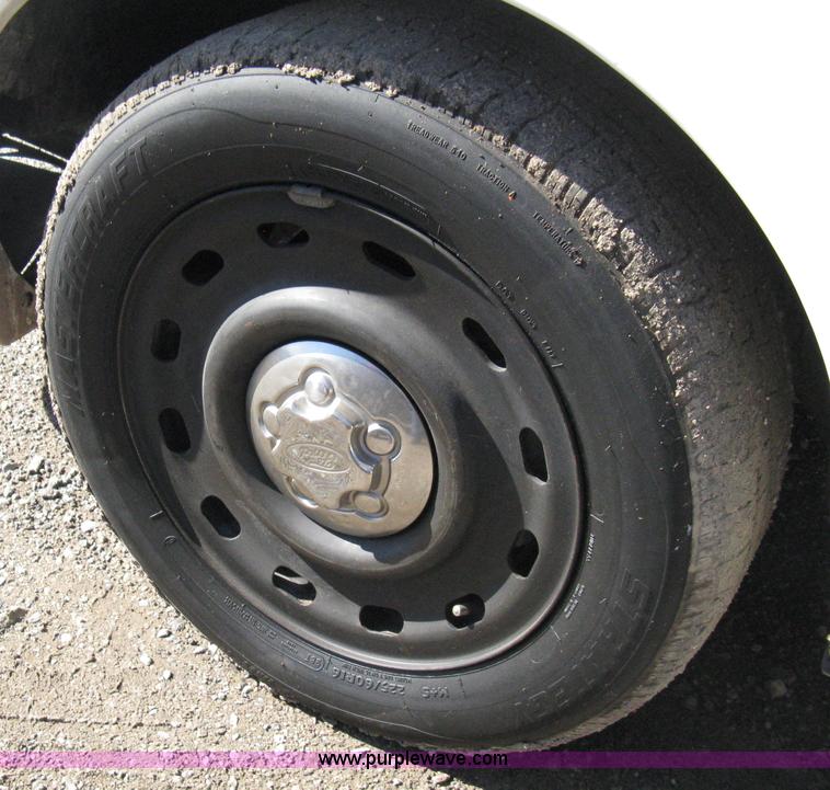 image for item 8220 2003 Ford Crown Victoria Police Interceptor