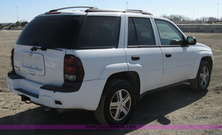 image for item 8221 2006 Chevrolet TrailBlazer LS SUV