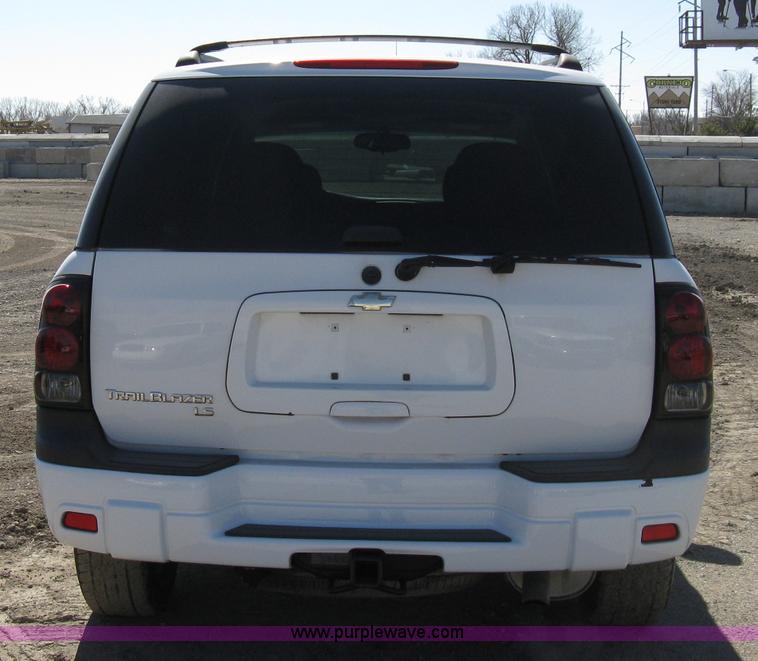 image for item 8221 2006 Chevrolet TrailBlazer LS SUV