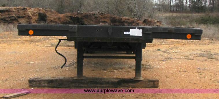 image for item 8428 1988 Kalyn KP-26 48' flatbed trailer