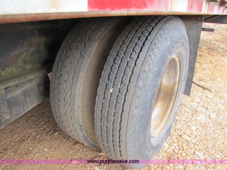 image for item 8428 1988 Kalyn KP-26 48' flatbed trailer