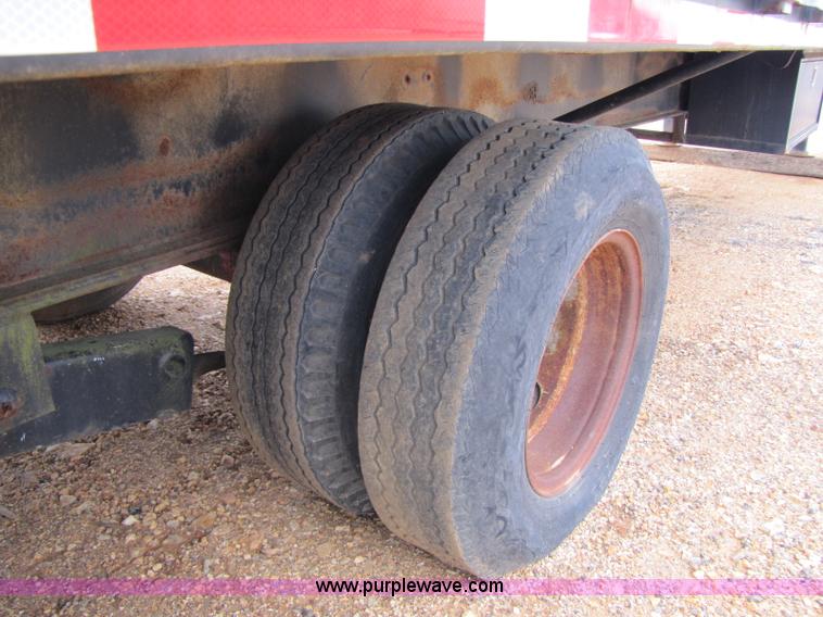 image for item 8428 1988 Kalyn KP-26 48' flatbed trailer