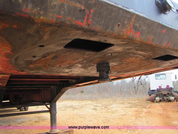 image for item 8428 1988 Kalyn KP-26 48' flatbed trailer