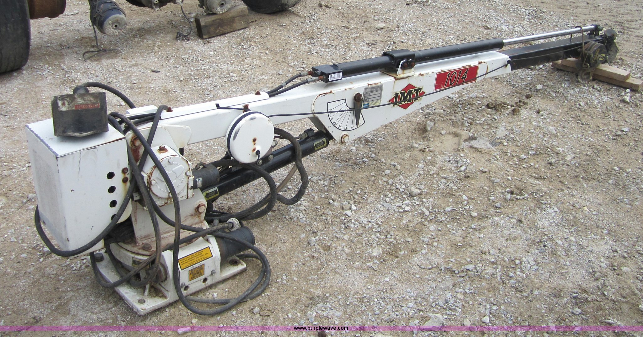2000 IMT 1014 auto crane in Tulsa, OK Item 3813 sold Purple Wave
