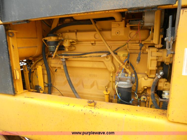 image for item 1000 1984 John Deere 670A motor grader