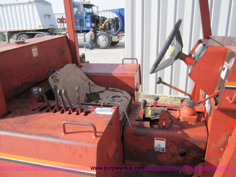 image for item 3071 Ditch Witch 6510 trencher