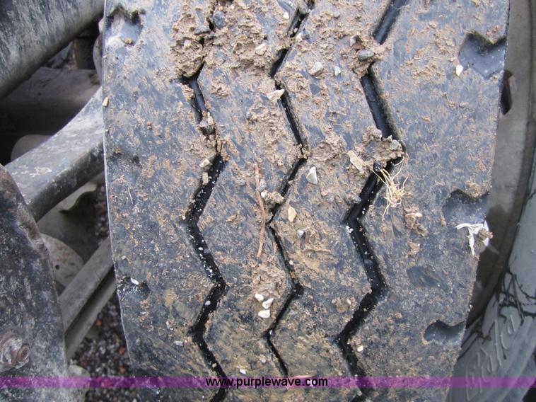 image for item 3804 1994 Ford LTL9000 semi truck