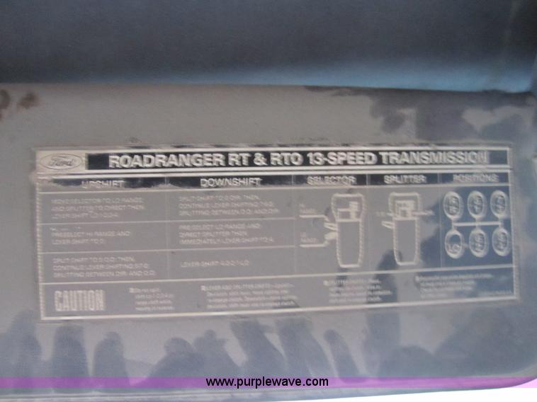 image for item 3804 1994 Ford LTL9000 semi truck