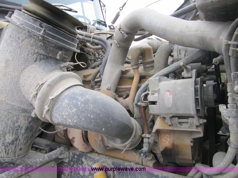 image for item 3804 1994 Ford LTL9000 semi truck