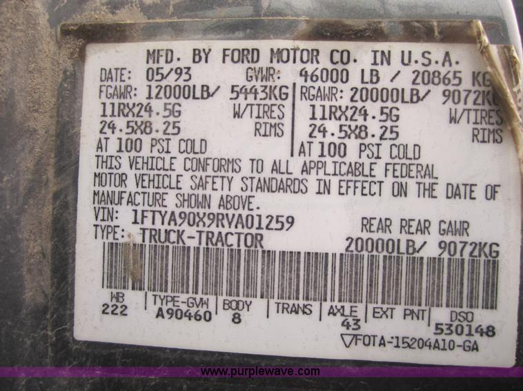 image for item 3804 1994 Ford LTL9000 semi truck