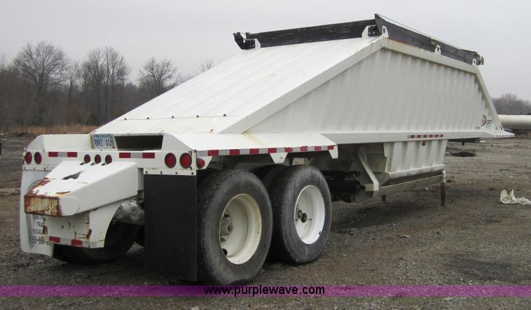 image for item 3805 2006 CTS BDT-40 40' belly dump trailer