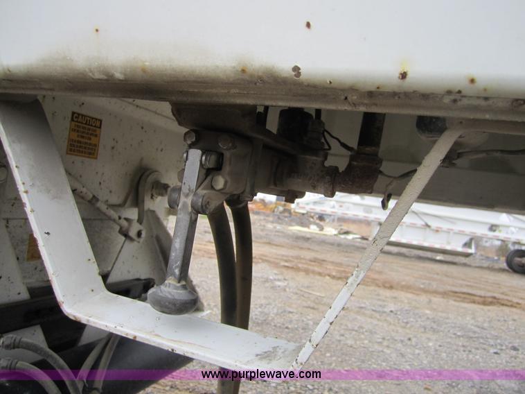 image for item 3805 2006 CTS BDT-40 40' belly dump trailer