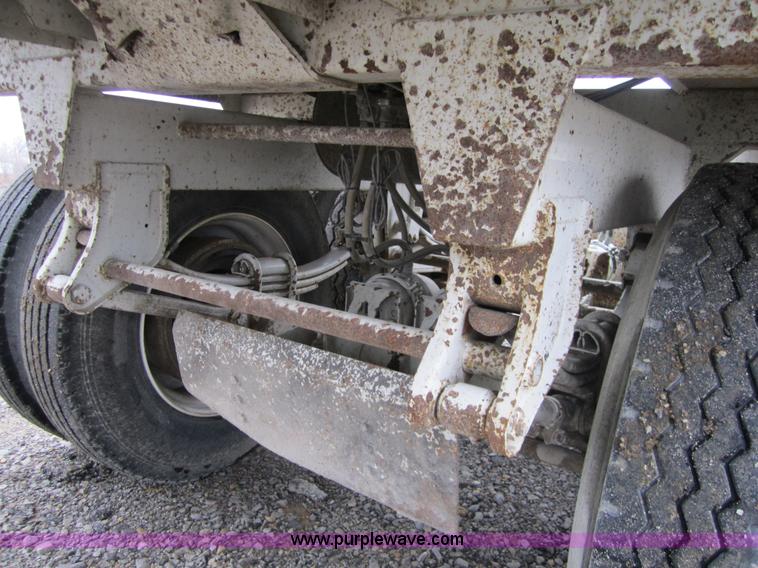 image for item 3805 2006 CTS BDT-40 40' belly dump trailer