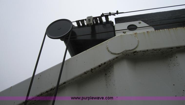 image for item 3805 2006 CTS BDT-40 40' belly dump trailer