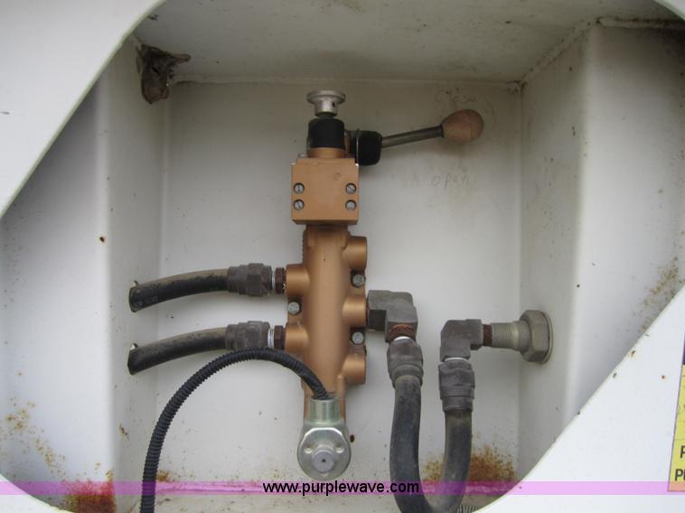 image for item 3806 2002 Flowboy 40' belly dump trailer