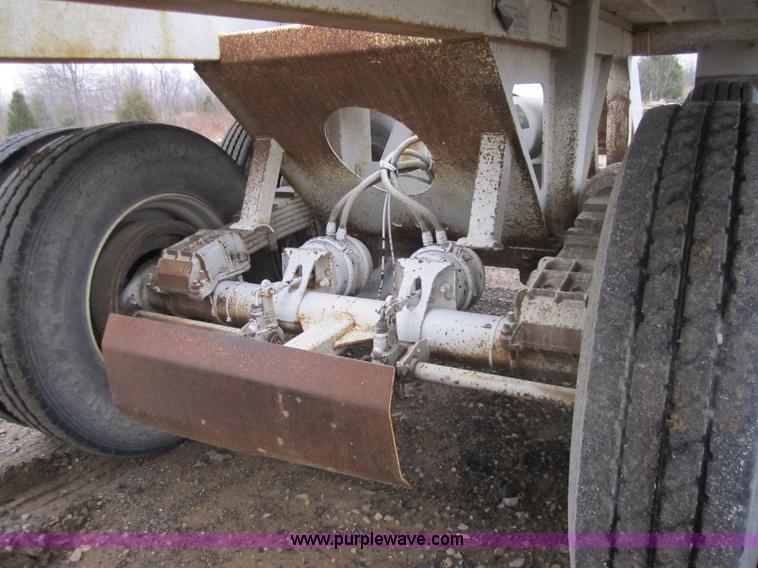 image for item 3806 2002 Flowboy 40' belly dump trailer