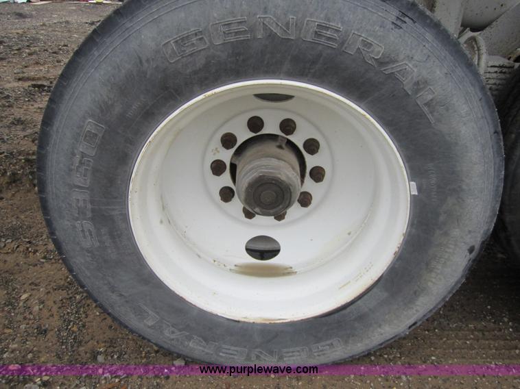 image for item 3806 2002 Flowboy 40' belly dump trailer