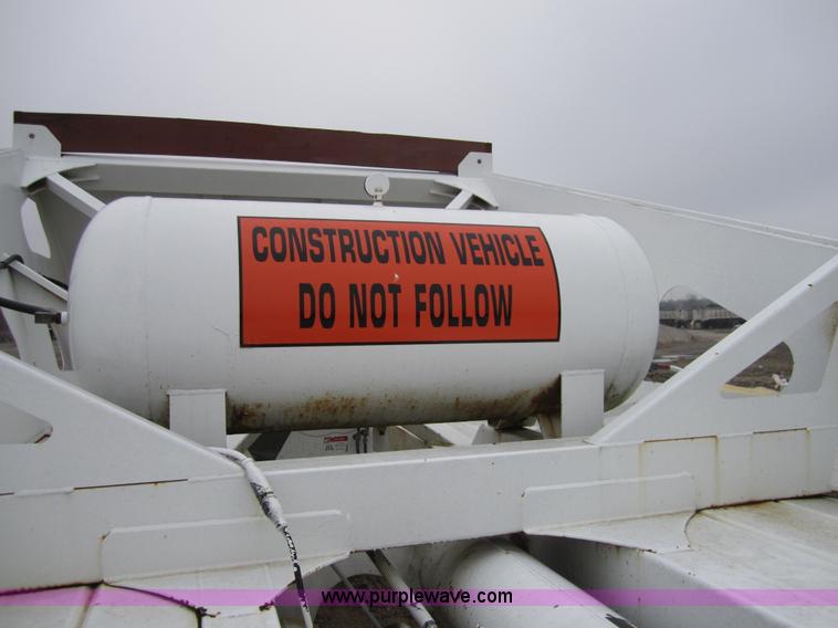 image for item 3806 2002 Flowboy 40' belly dump trailer