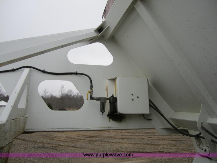 image for item 3806 2002 Flowboy 40' belly dump trailer