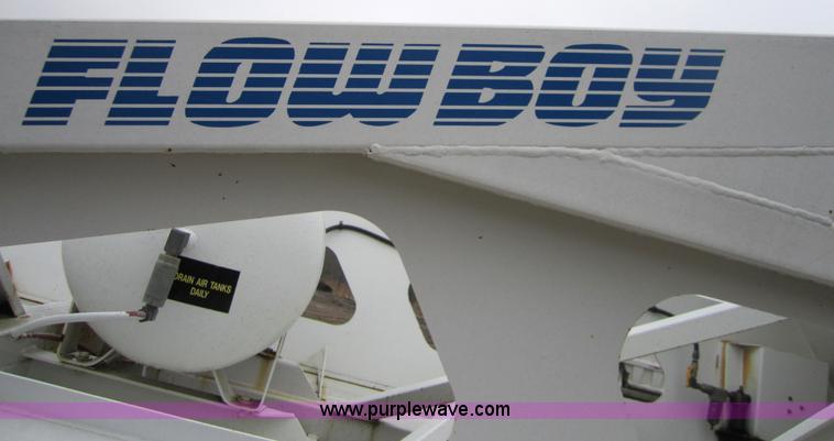 image for item 3806 2002 Flowboy 40' belly dump trailer