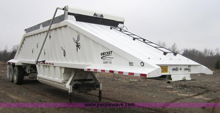 image for item 3807 2007 CTS BDT-40 40' belly dump trailer