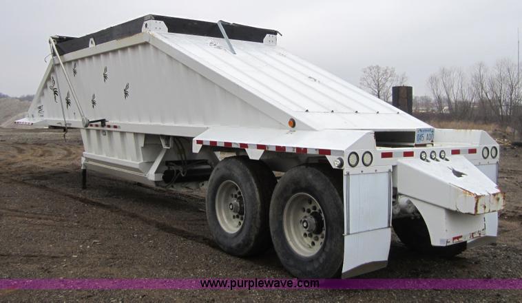 image for item 3807 2007 CTS BDT-40 40' belly dump trailer