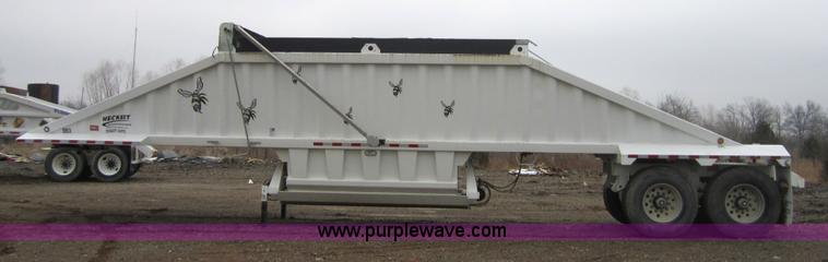 image for item 3807 2007 CTS BDT-40 40' belly dump trailer