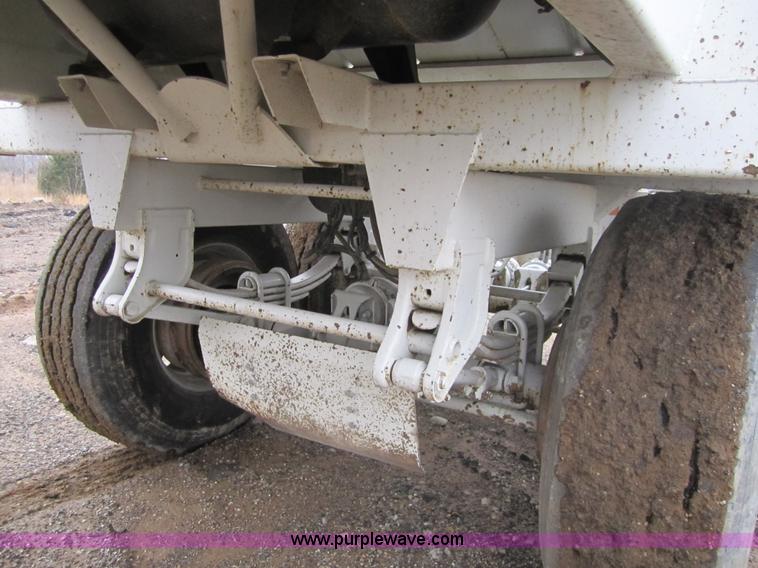 image for item 3807 2007 CTS BDT-40 40' belly dump trailer