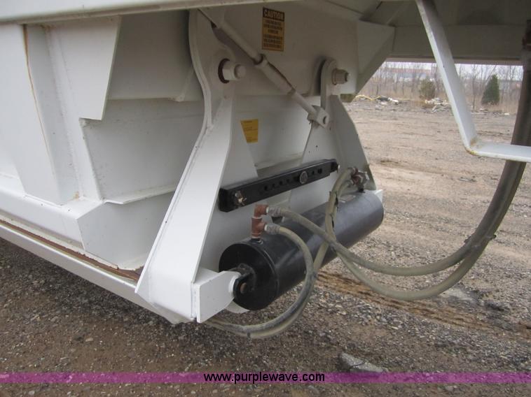 image for item 3807 2007 CTS BDT-40 40' belly dump trailer