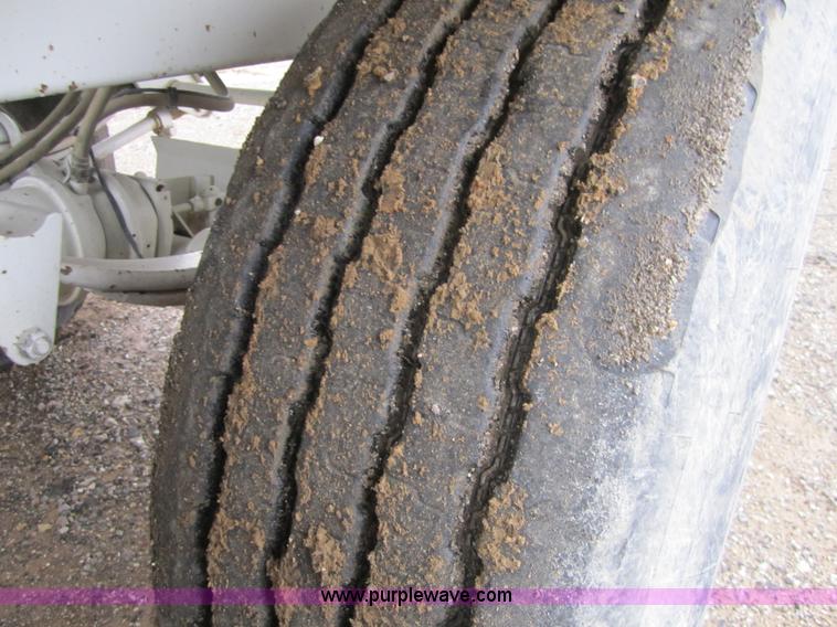 image for item 3807 2007 CTS BDT-40 40' belly dump trailer