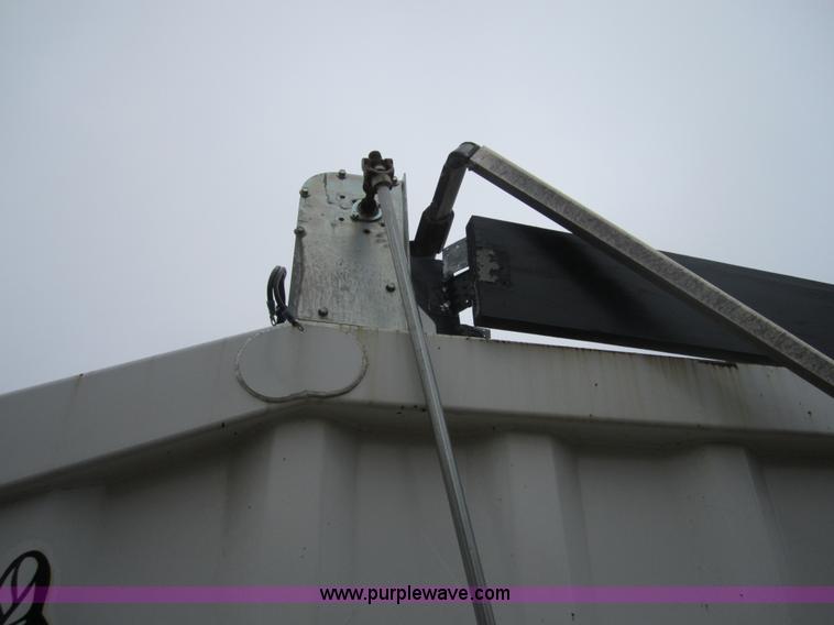 image for item 3807 2007 CTS BDT-40 40' belly dump trailer