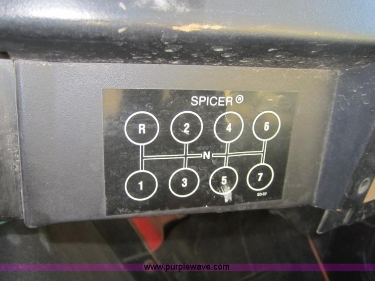 image for item 3835 1992 International 7100 dump truck