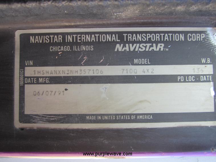 image for item 3835 1992 International 7100 dump truck