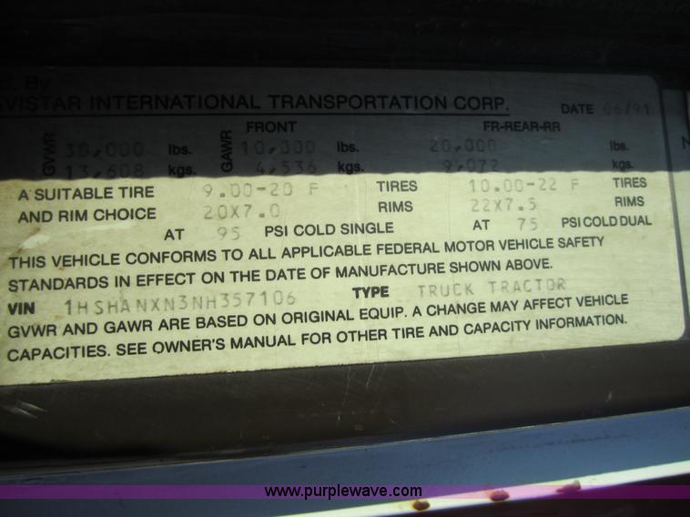 image for item 3835 1992 International 7100 dump truck