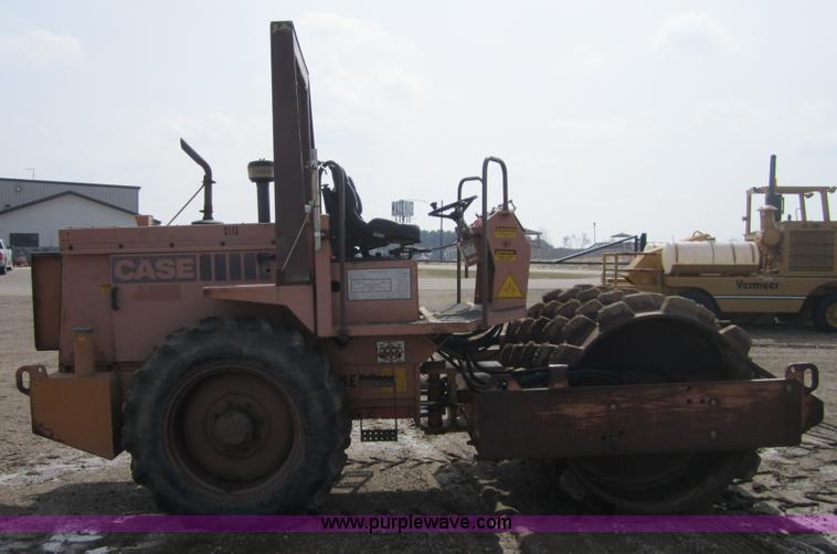 image for item 3838 1992 Case WB602 vibratory compactor