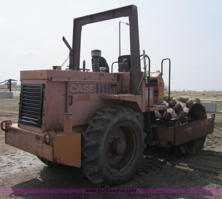 image for item 3838 1992 Case WB602 vibratory compactor