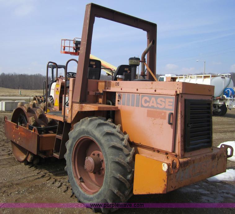 image for item 3838 1992 Case WB602 vibratory compactor