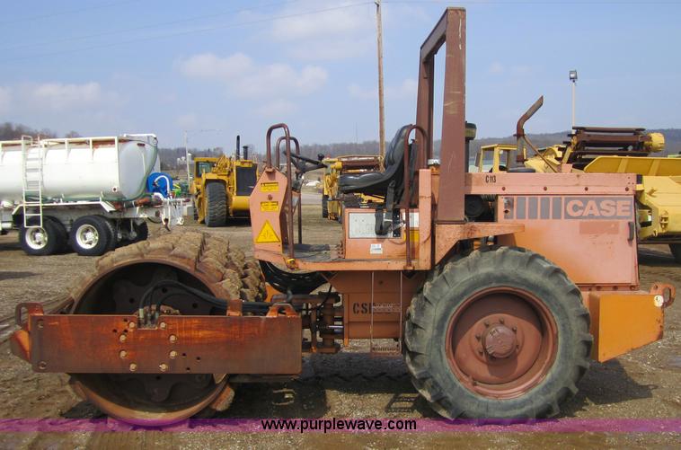 image for item 3838 1992 Case WB602 vibratory compactor